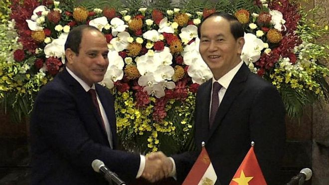 Tổng thống Abdel Fattah al-Sisi cùng Chủ tịch Trần Đại Quang chứng kiến lễ k‎ý kết một số thỏa thuận hợp tác trong chuyến thăm hai ngày của ông al-Sisi tới Hà Nội.