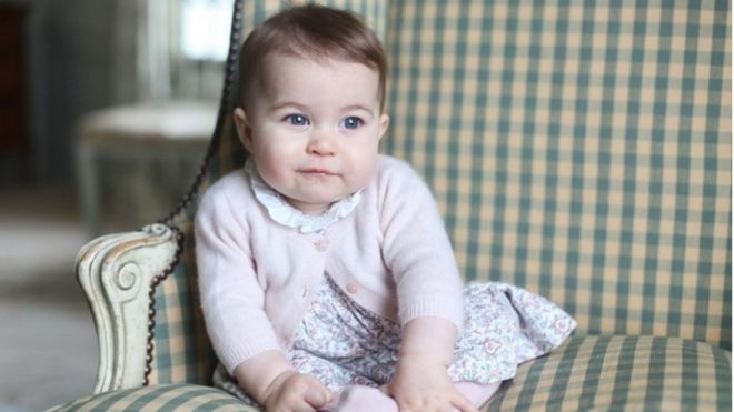 生後6カ月のシャーロット英王女
