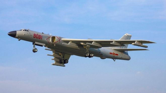 Máy bay ném bom chiến lược H-6J mới đây được triển khai tới đảo Phú Lâm