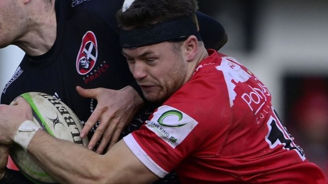 Fans rally for Jersey Reds after rugby club ceases trading - BBC News