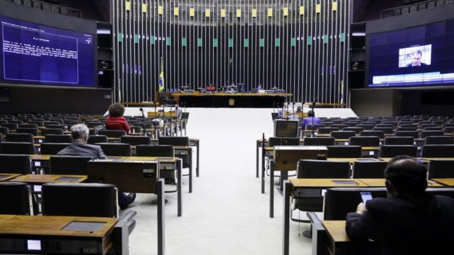 Plenário da Câmara dos Deputados realiza votações virtuais na pandemia de covid-19