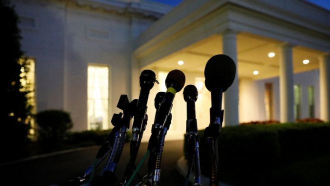 мікрофони поблизу Білого дому