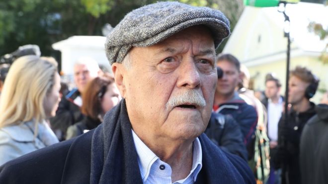 Председатель комитета по культуре Госдумы кинорежиссер Станислав Говорухин на открытии Аллеи правителей в Москве (22 сентября 2017 года)