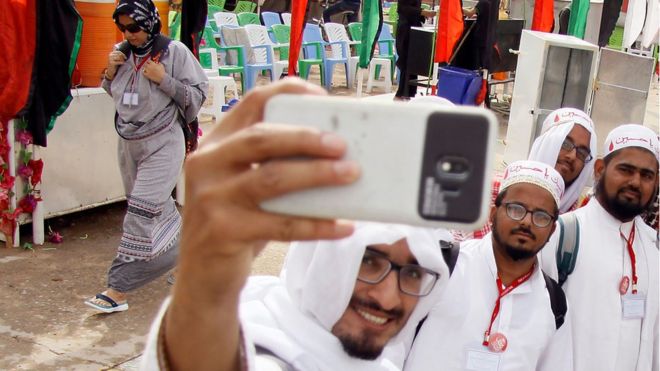 ÙØªÙØ§ÙØ¯ اÙÙ
سÙÙ
ÙÙ Ø§ÙØ´Ùعة Ù
Ù Ù
ختÙÙ Ø£ÙØØ§Ø¡ Ø§ÙØ¹Ø§ÙÙ
ÙÙÙ
Ø´Ø§Ø±ÙØ© Ù٠شعائر ÙØ°Ù اÙÙ
ÙØ§Ø³Ø¨Ø© Ø§ÙØ¯ÙÙÙØ©