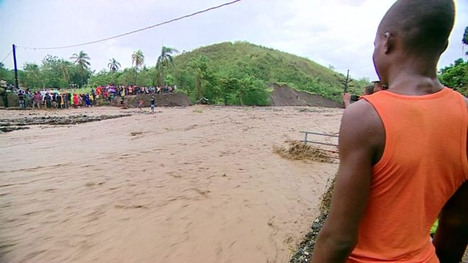 Pueblo de Haití dividido en dos por el huracán Matthew