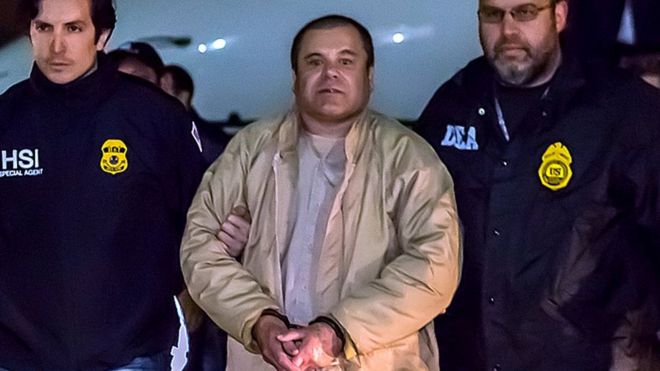 Хоакин Гусман Лоэра, известный как Эль Чапо, прибывает в Нью-Йорк после его экстрадиции из Мексики. 19 января 2017 г.