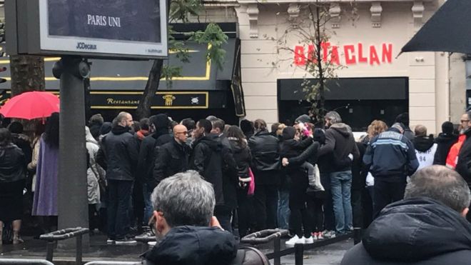 Мюзик-холл Bataclan в Париже, который вновь открылся в ноябре 2016 года, через год после смертельной атаки на объекте