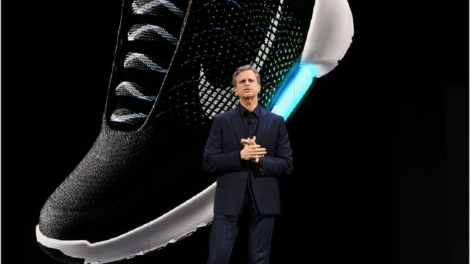 Спортивный ботинок Nike представлен во время мероприятия, на котором 16 марта 2016 года в Нью-Йорке будут представлены его последние инновационные спортивные товары.