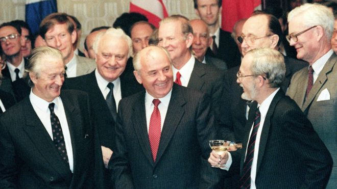 Встреча Горбачева и европейским министров иностранных дел в Москве в 1990 году
