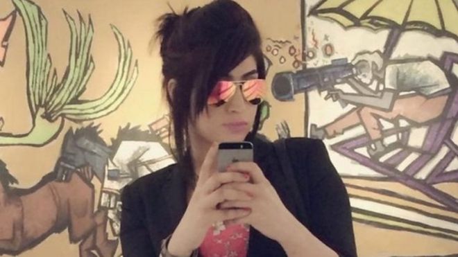パキスタンのネット・アイドル、「名誉」のため兄が殺害