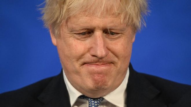 Boris Johnson en una conferencia de prensa a fines de mayo.