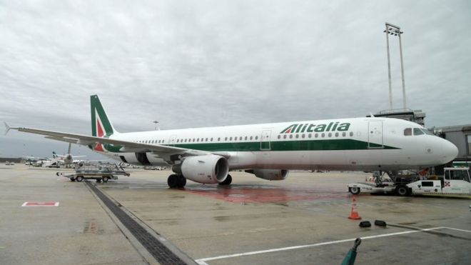 Самолет Alitalia