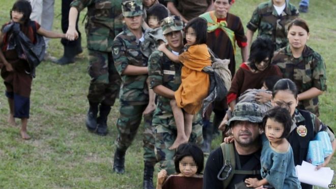 Заложники Сендеро Луминосо, спасенные перуанской армией