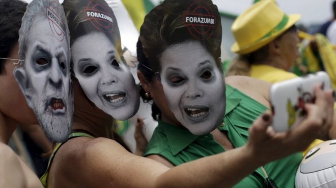 Протестующие против Люлы и Руссеффа в Рио, 13 декабря 2015 года