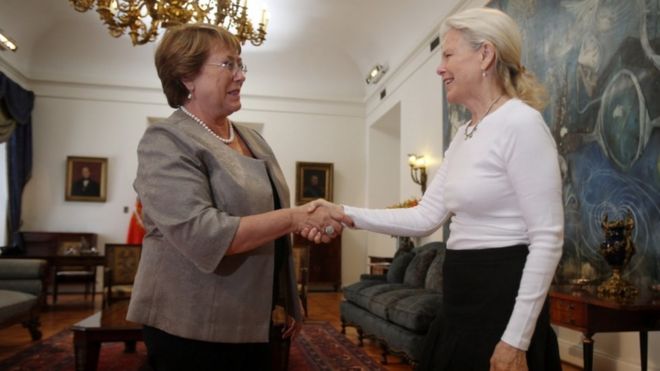 Кристин МакДивитт Томпкинс, вдова соучредителя North Face Дуга Томпкинса, встречается с президентом Чили Мишель Бачелет (21 января)