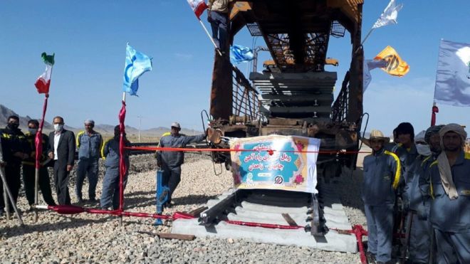 ایران ریل گذاری ۶۲۸ کیلومتر مسیر راه آهن زاهدان – چابهار را امروز آغاز کرده است