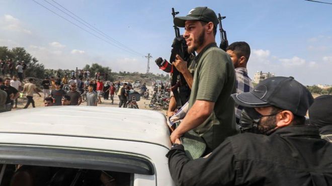 Las Brigadas al Qassam, brazo armado del grupo islámico palestino Hamás, acogidas por palestinos en la Franja de Gaza el 7 de octubre.