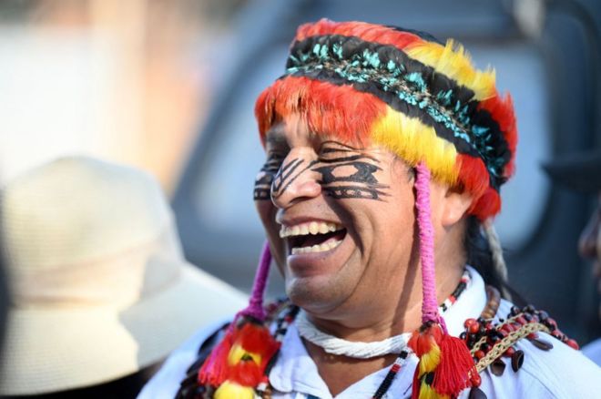 Un miembro de la comunidad indígena de Brasil 