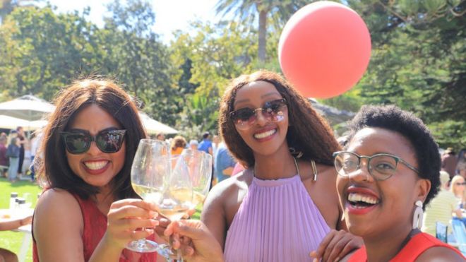 Women dey drink wine for Cape Town