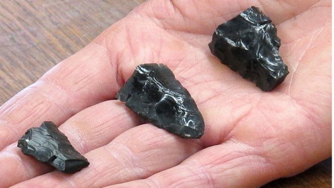 Oldest stone tools pre-date earliest humans - BBC News