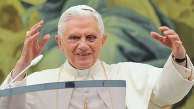 Pope Francis appeals for prayers for 'very ill' predecessor Benedict - BBC News