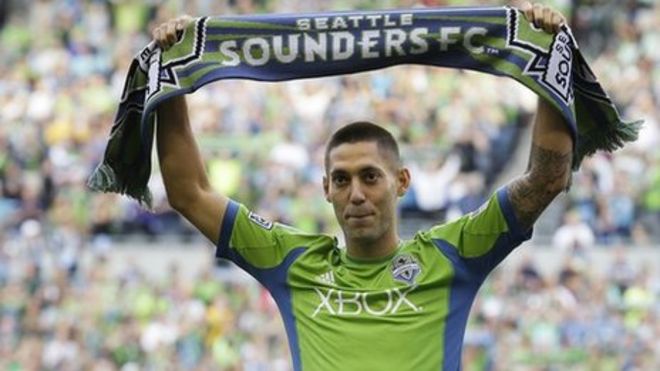 Clint Dempsey heads back to Fulham on two-month loan from Seattle - Sports  Illustrated