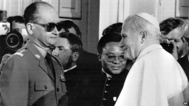 Tướng Jaruzelski Đón Giáo hoàng John Paul II năm 1983
