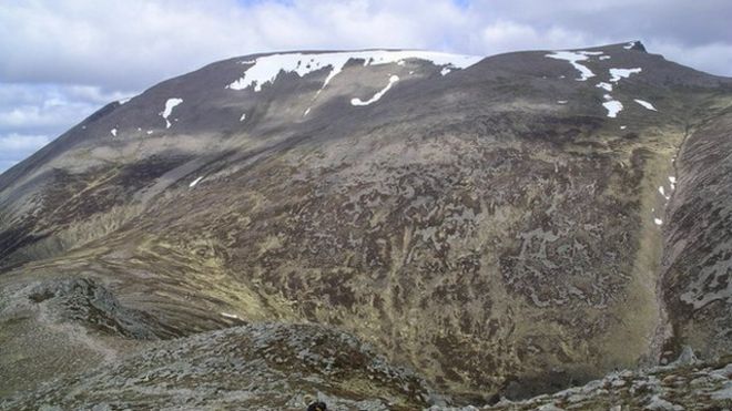 My fright night in 'haunted bothy' at Luibeilt Lodge - BBC News