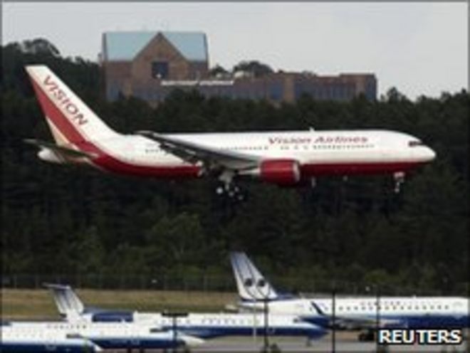 Самолет возвращается в Вашингтон после обмена, 9 июля