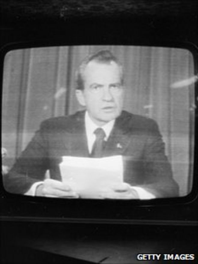 Ричард Никсон подал в отставку