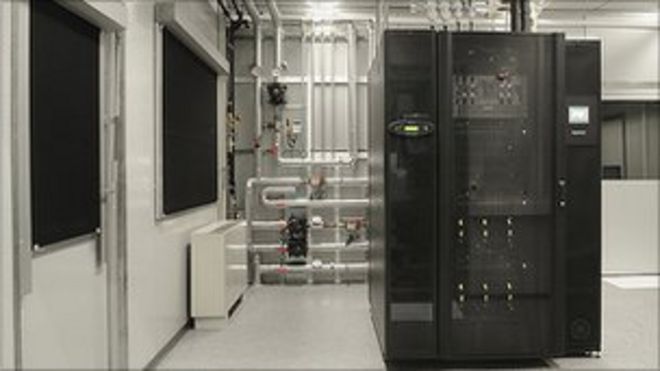 Суперкомпьютер IBM Aquasar (Фото: IBM)