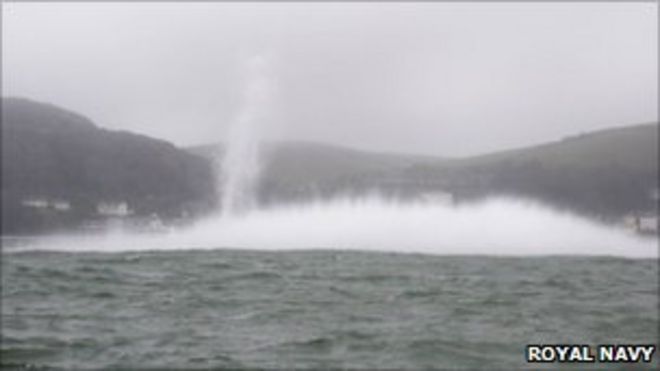 Взрыв бомбы под водой