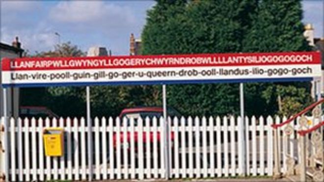 Железнодорожная станция Llanfairpwllgwyngyllgogerychwyrndrobwllllantiliiliogogogoch