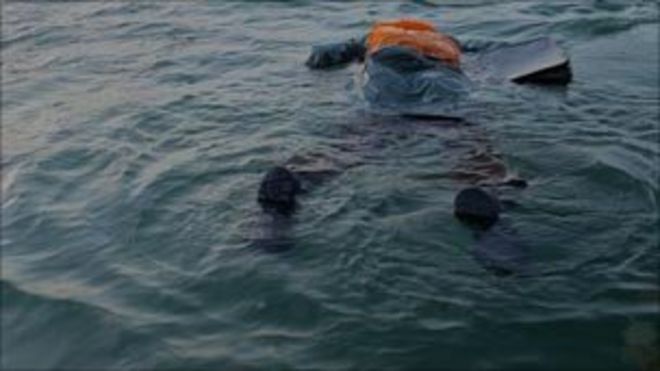 Реконструкция тела упала в море возле испанского порта