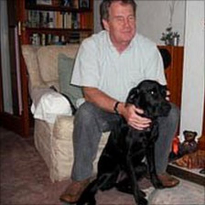 Майк Брэйс и его собака-поводырь Иззи
