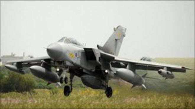 Взлет RAF Tornado