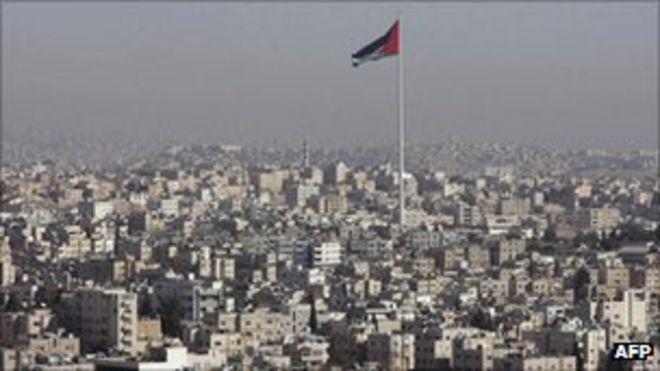 Гигантский иорданский флаг в Аммане