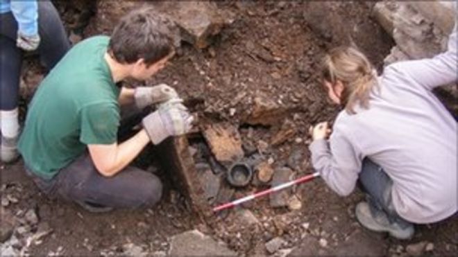 Крепостные археологи раскопали брошюру
