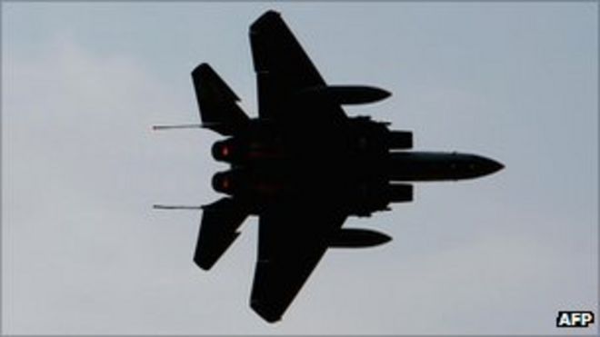 Торнадо истребителя Королевских ВВС Саудовской Аравии над Эр-Риядом