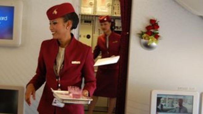 Воздушные стюардессы Qatar Airways