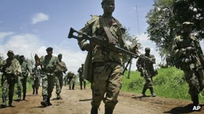 Повстанцы, изображенные на востоке ДР Конго в 2008 году