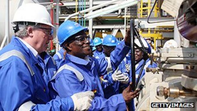 Президент Ганы Миллс официально начинает добычу нефти