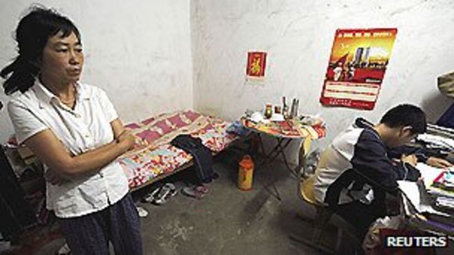 Родители в Китае снимают квартиры возле школ по мере приближения университетских экзаменов