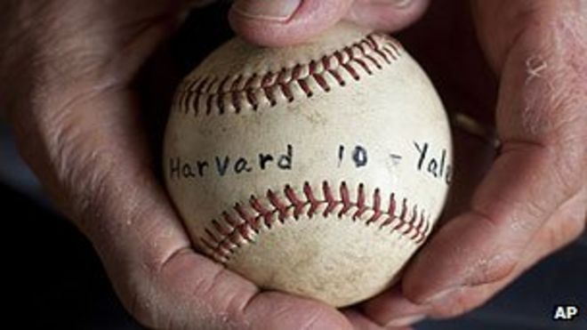 Бейсбол из игры Гарвард Йель в 1959 году