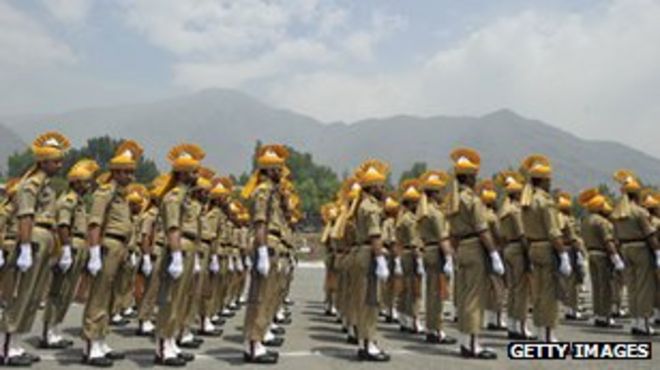 Почетный караул индийской полиции, возле Сринагара, Кашмир