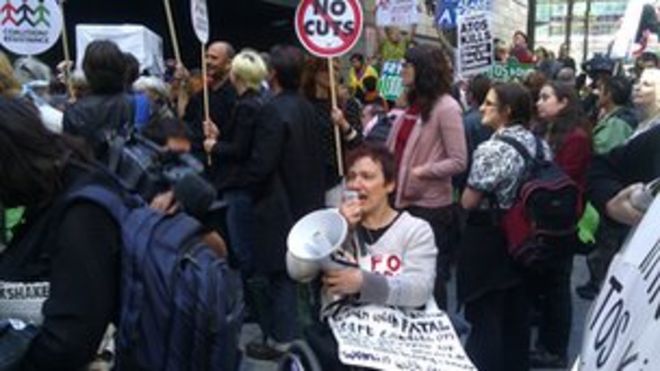 Протестующие в штаб-квартире Atos в центре Лондона