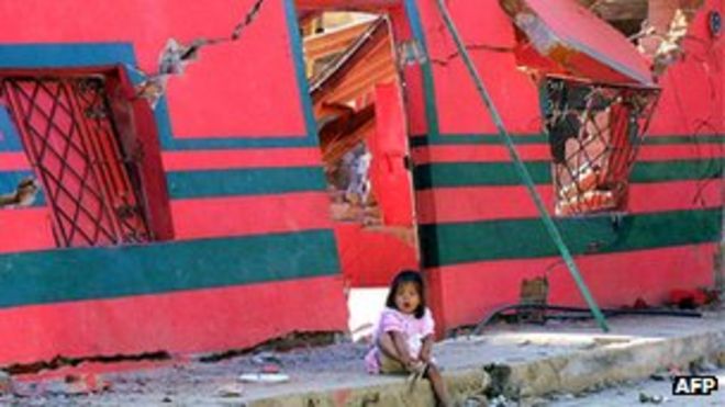 Дом в Сан-Агустине, Сальвадор, пострадавший от землетрясения в январе 2001 года