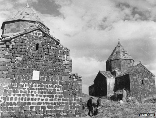 Древние церкви на острове Севан, на озере Севан, Армения