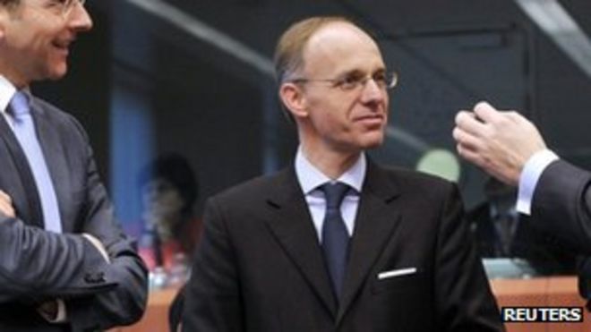 Люк Фриден сфотографирован на встрече министров финансов еврозоны в марте