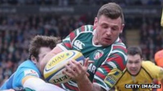 Адам Томпстоун в действии для Leicester Tigers